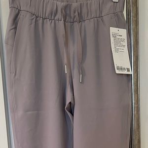 Lululemon On The Fly Jogger (woven) NWT